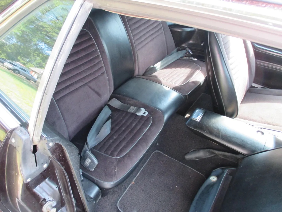 Plymouth-Barracuda-1970-Black-Cherry-Black-12