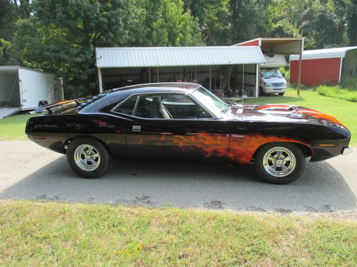 Plymouth-Barracuda-1970-Black-Cherry-Black-17
