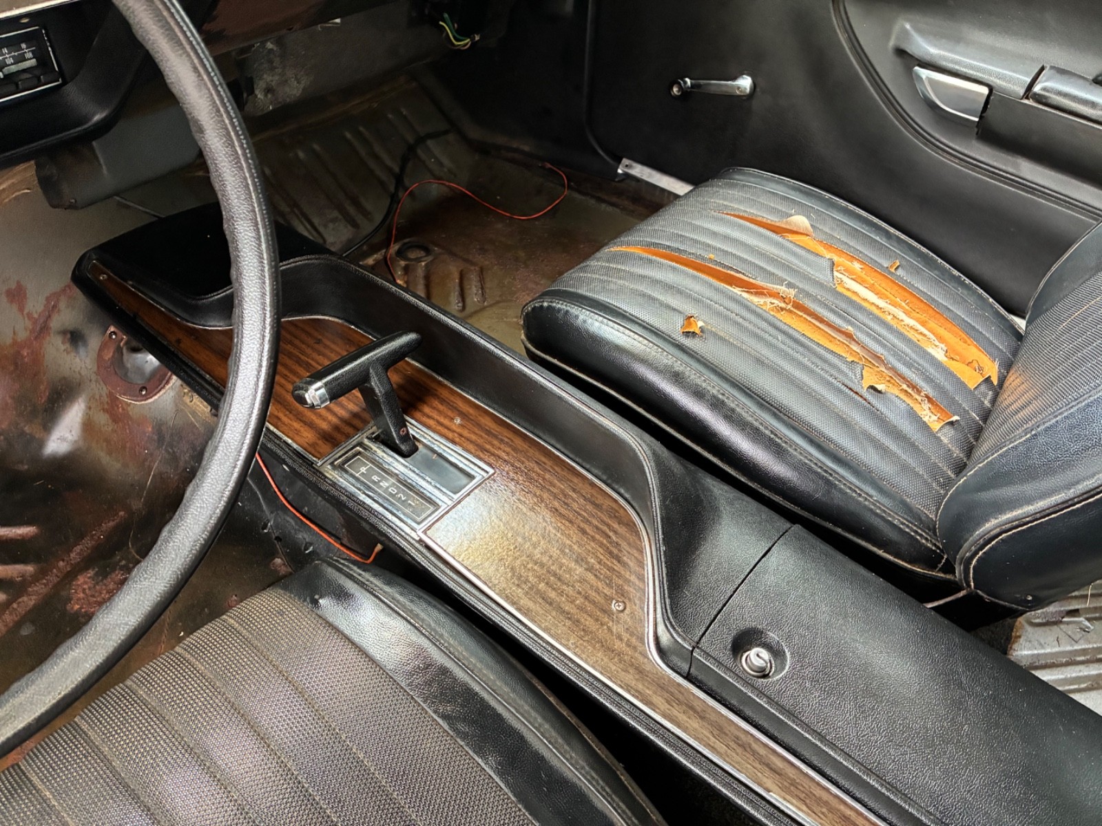 Plymouth-Barracuda-1974-Coupe-11