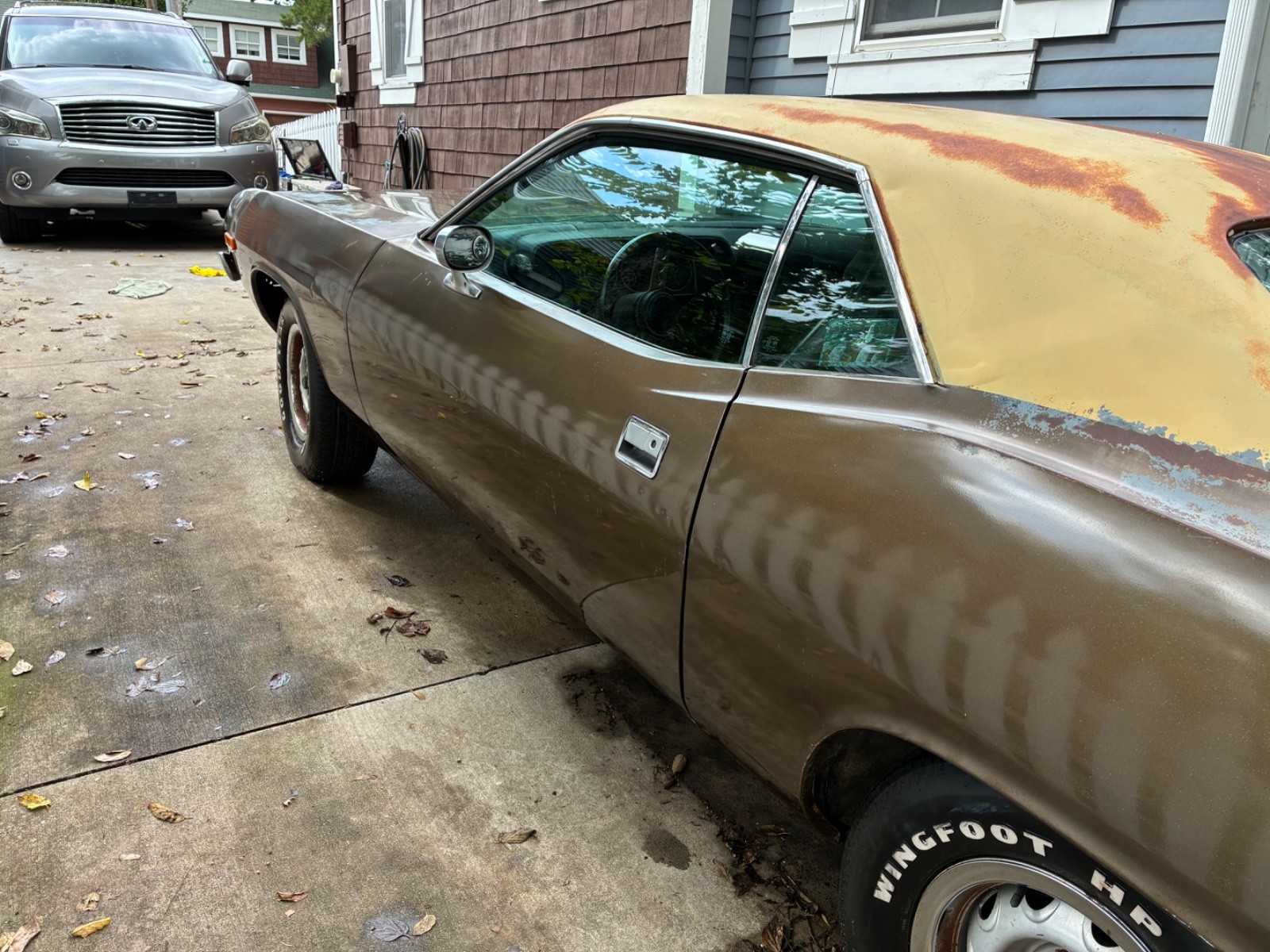 Plymouth-Barracuda-1974-Coupe-2