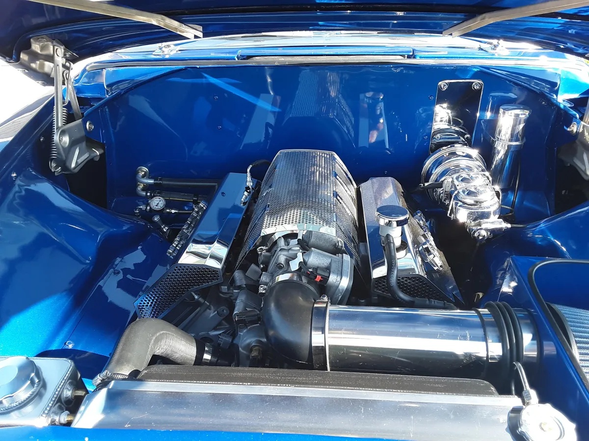 Plymouth-Belvedere-1956-Blues-Pearl-Metallic-With-Pearl-White-Ultraleather-Pearl-White-12