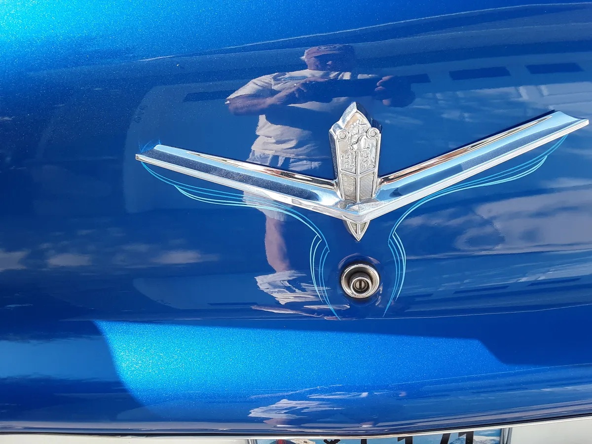 Plymouth-Belvedere-1956-Blues-Pearl-Metallic-With-Pearl-White-Ultraleather-Pearl-White-5