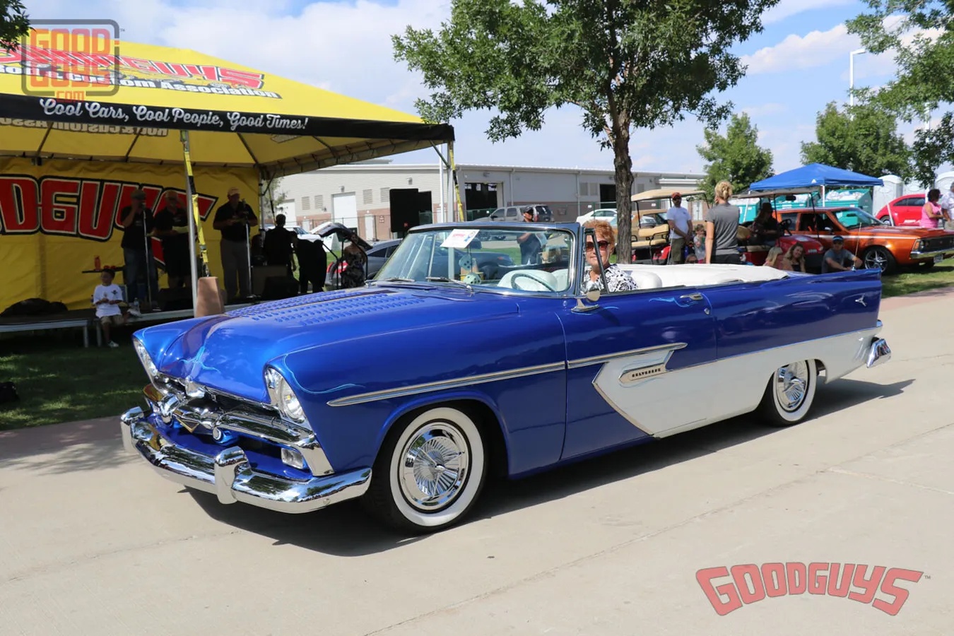 Plymouth-Belvedere-1956-Blues-Pearl-Metallic-With-Pearl-White-Ultraleather-Pearl-White-9