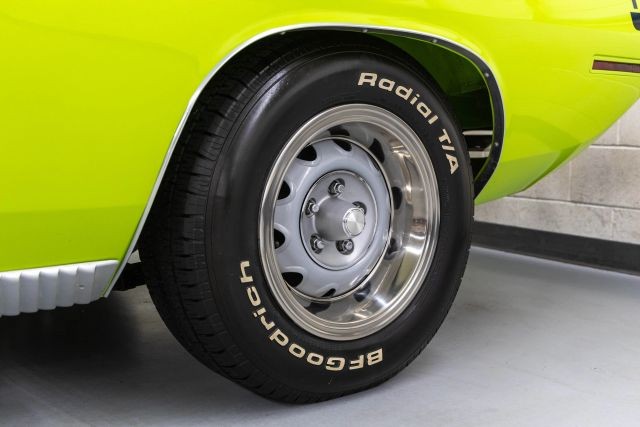 Plymouth-Cuda-1973-Coupe-36