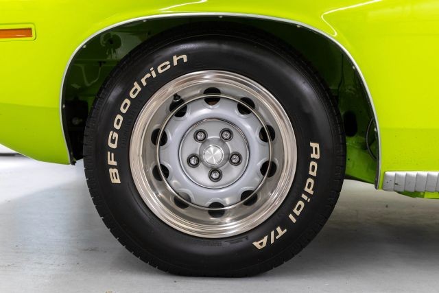 Plymouth-Cuda-1973-Coupe-37