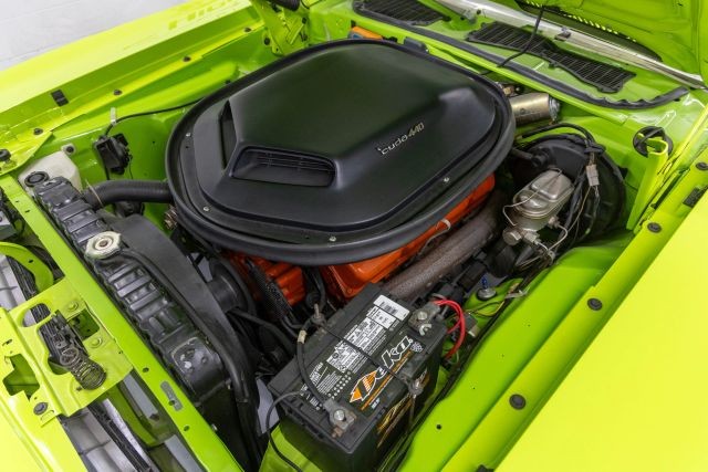 Plymouth-Cuda-1973-Coupe-5