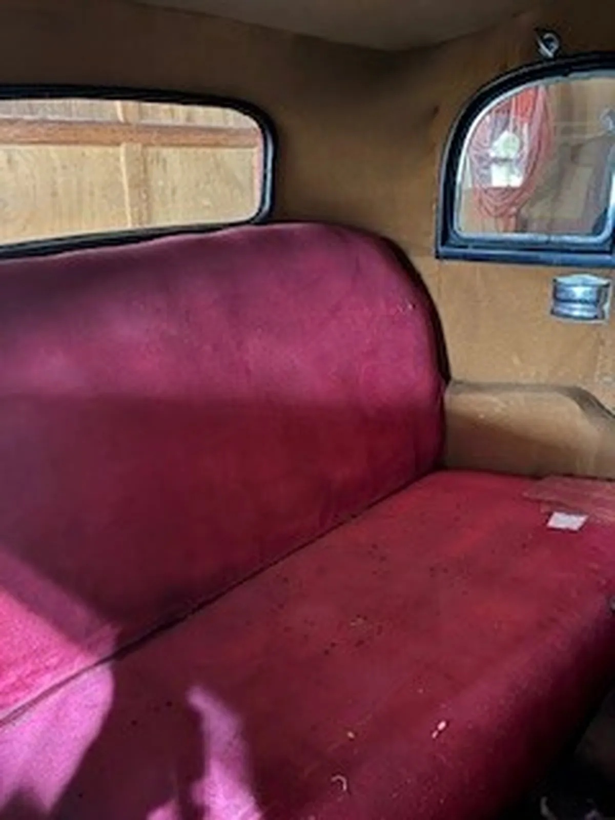 Plymouth-Deluxe-1934-Red-Red-And-Beige-3