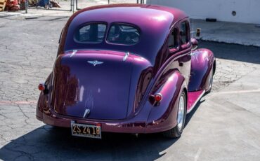 Plymouth-Deluxe-1937-Maroon-1