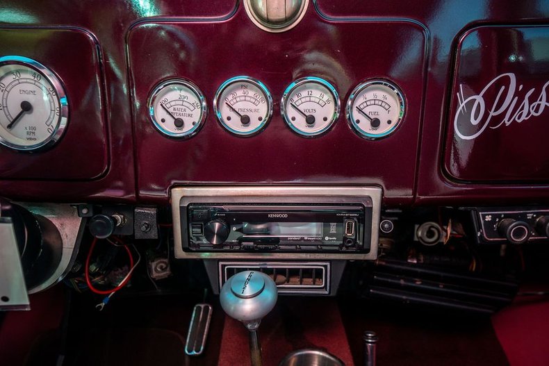 Plymouth-Deluxe-1937-Maroon-12
