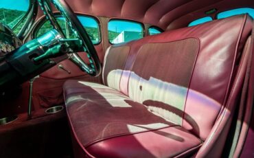 Plymouth-Deluxe-1937-Maroon-15
