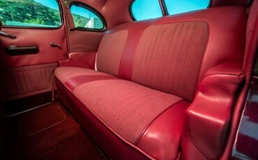 Plymouth-Deluxe-1937-Maroon-16