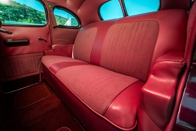 Plymouth-Deluxe-1937-Maroon-16