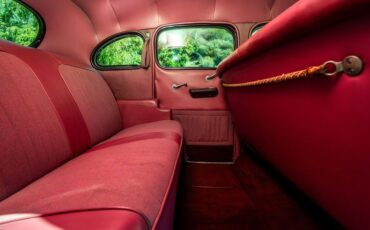Plymouth-Deluxe-1937-Maroon-17