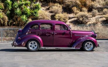 Plymouth-Deluxe-1937-Maroon-2