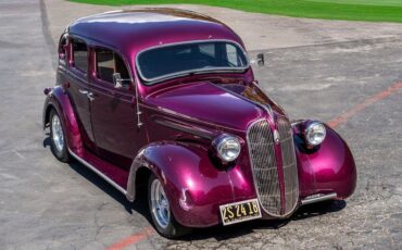 Plymouth-Deluxe-1937-Maroon