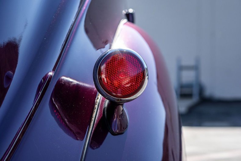 Plymouth-Deluxe-1937-Maroon-39