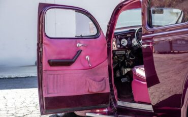 Plymouth-Deluxe-1937-Maroon-44