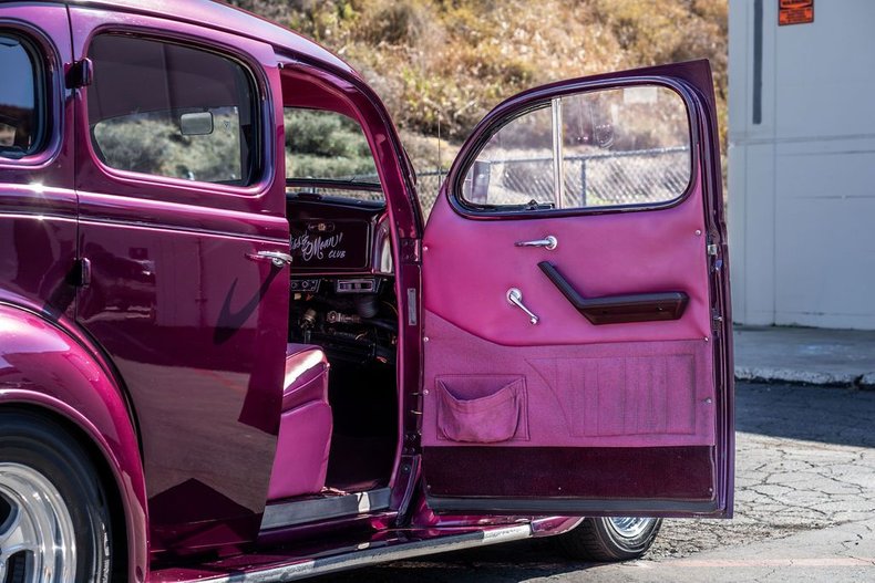 Plymouth-Deluxe-1937-Maroon-46