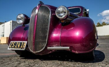 Plymouth-Deluxe-1937-Maroon-5