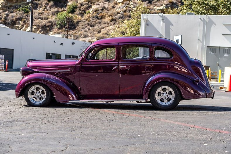 Plymouth-Deluxe-1937-Maroon-7