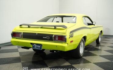 Plymouth-Duster-1973-Light-Green-Black-1