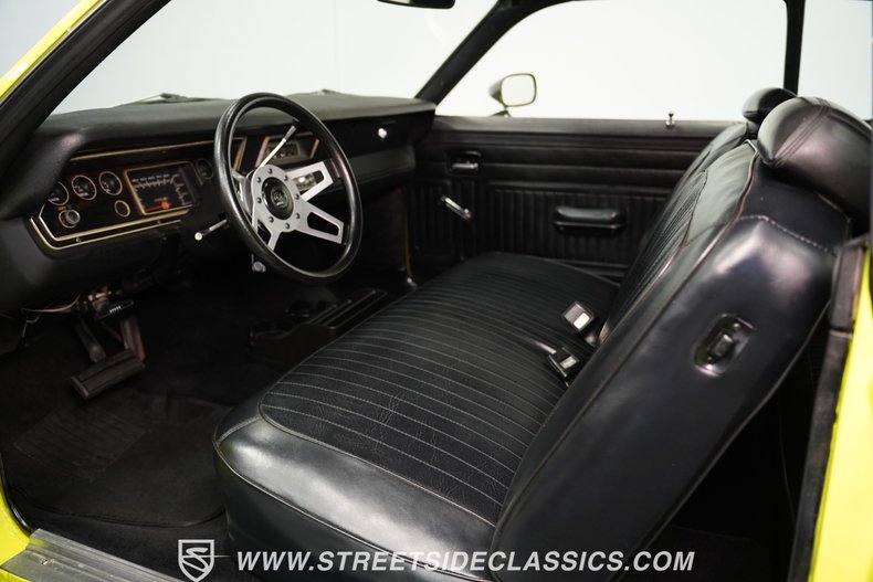 Plymouth-Duster-1973-Light-Green-Black-12