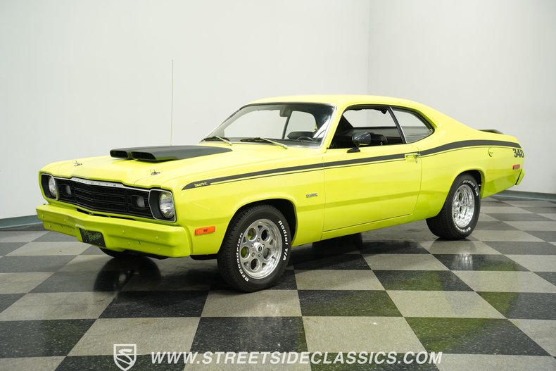 Plymouth-Duster-1973-Light-Green-Black-13