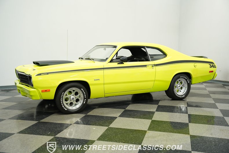Plymouth-Duster-1973-Light-Green-Black-14