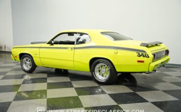 Plymouth-Duster-1973-Light-Green-Black-16