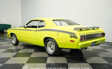 Plymouth-Duster-1973-Light-Green-Black-17
