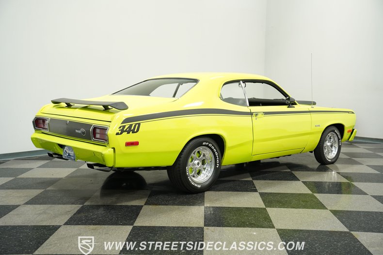 Plymouth-Duster-1973-Light-Green-Black-18