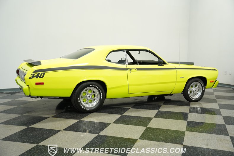 Plymouth-Duster-1973-Light-Green-Black-19
