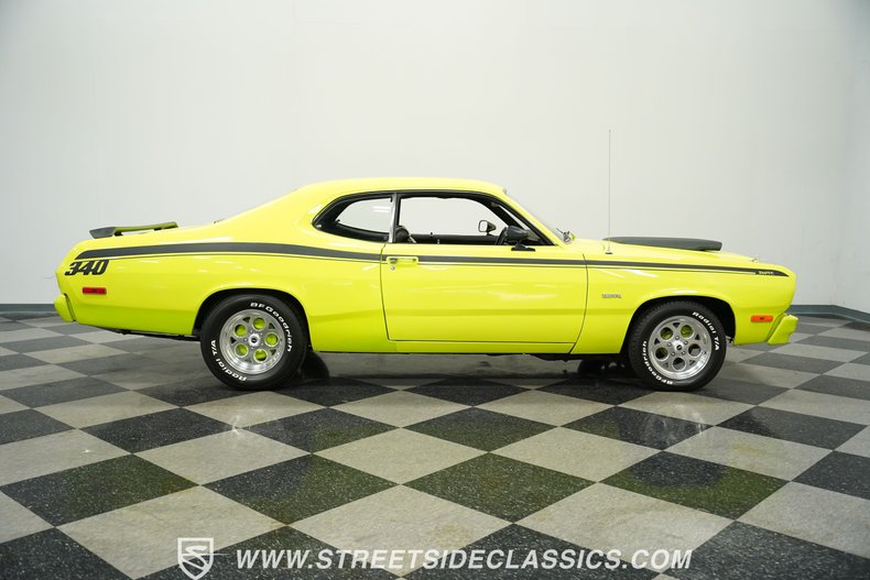 Plymouth-Duster-1973-Light-Green-Black-20