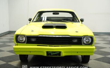 Plymouth-Duster-1973-Light-Green-Black-23