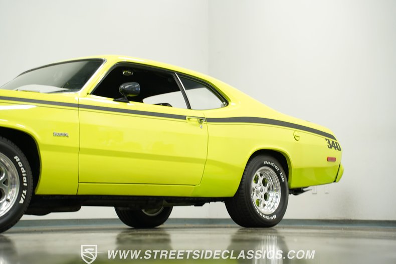 Plymouth-Duster-1973-Light-Green-Black-27