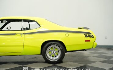 Plymouth-Duster-1973-Light-Green-Black-32