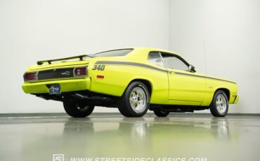 Plymouth-Duster-1973-Light-Green-Black-34