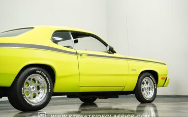 Plymouth-Duster-1973-Light-Green-Black-35