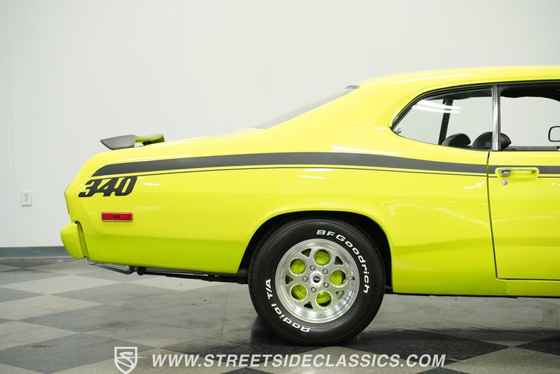 Plymouth-Duster-1973-Light-Green-Black-36