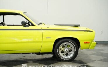 Plymouth-Duster-1973-Light-Green-Black-37