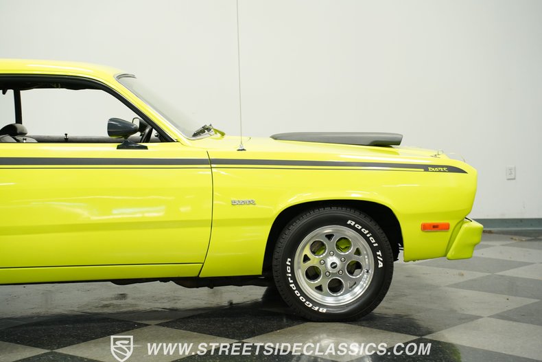 Plymouth-Duster-1973-Light-Green-Black-37