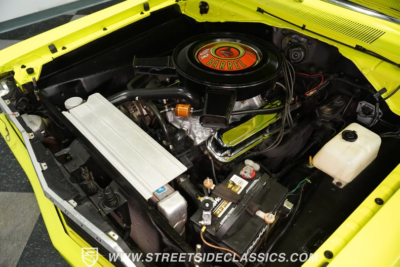 Plymouth-Duster-1973-Light-Green-Black-39