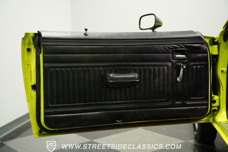 Plymouth-Duster-1973-Light-Green-Black-42