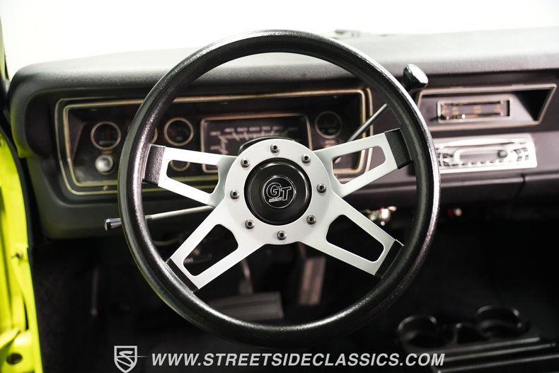 Plymouth-Duster-1973-Light-Green-Black-44