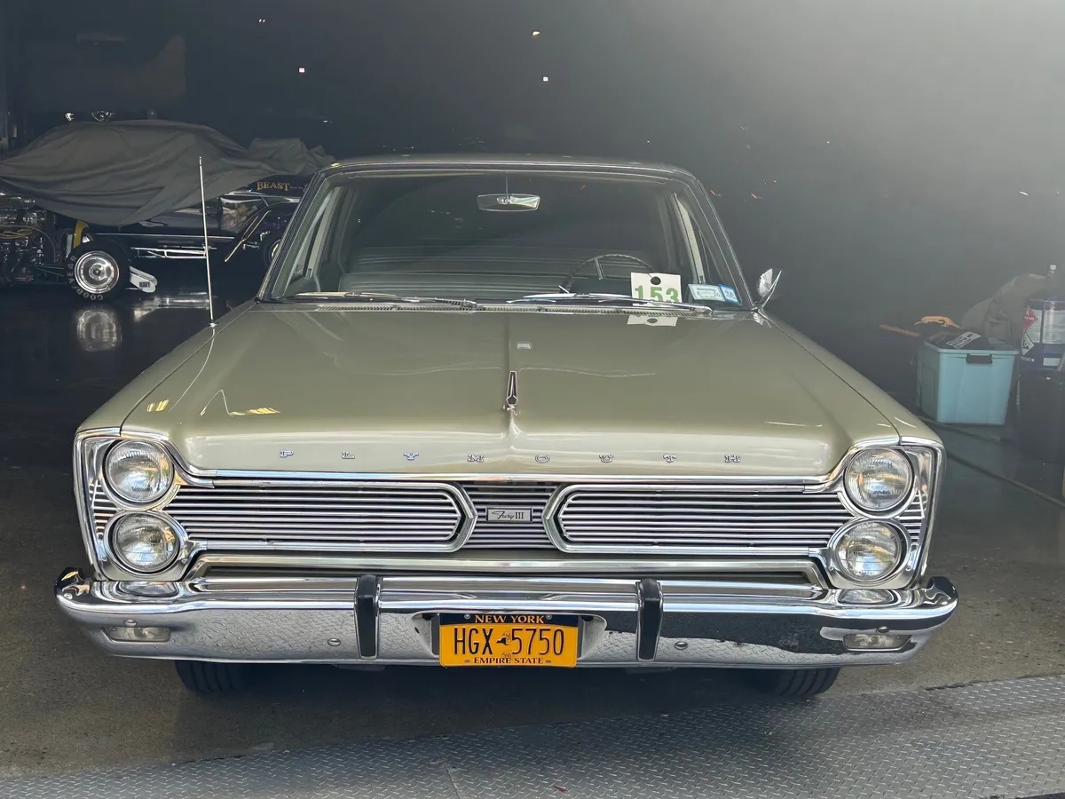 Plymouth-Fury-1966-Soft-Yellow-Tan-10