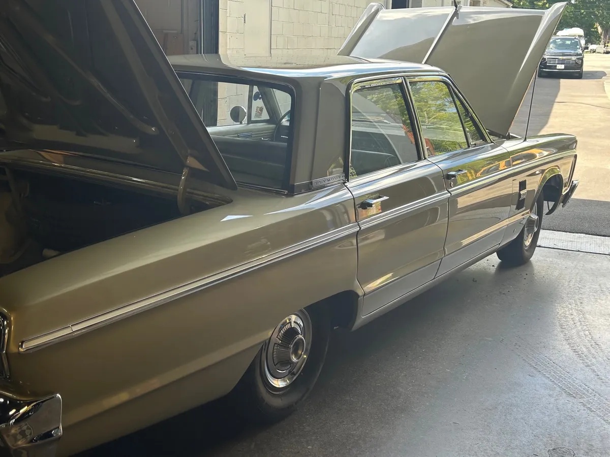 Plymouth-Fury-1966-Soft-Yellow-Tan-13