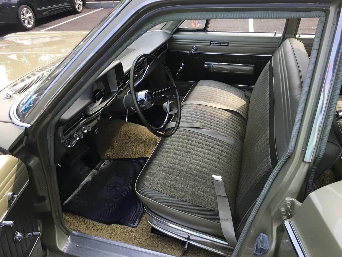 Plymouth-Fury-1966-Soft-Yellow-Tan-2