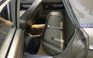 Plymouth-Fury-1966-Soft-Yellow-Tan-3