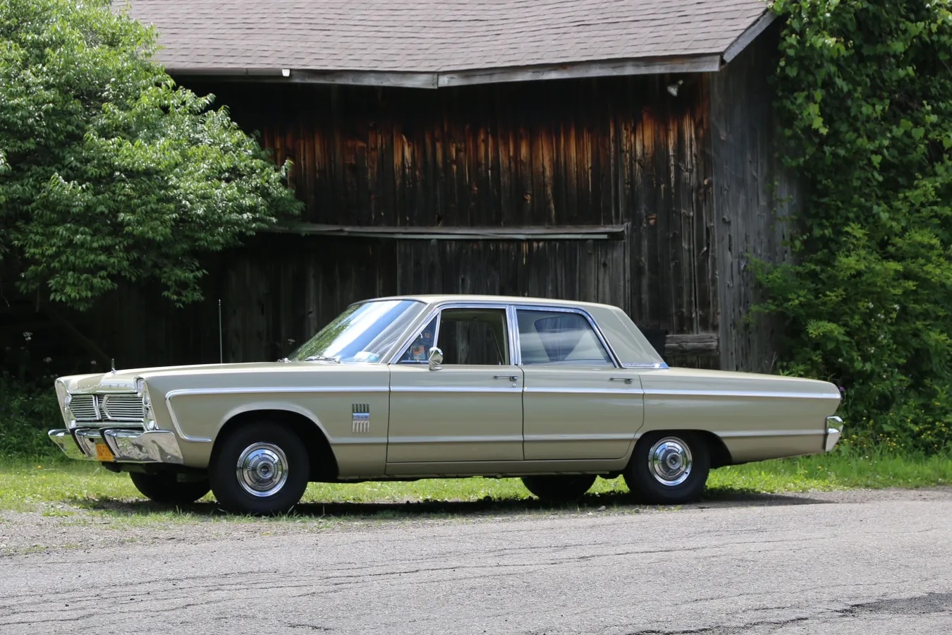 Plymouth-Fury-1966-Soft-Yellow-Tan