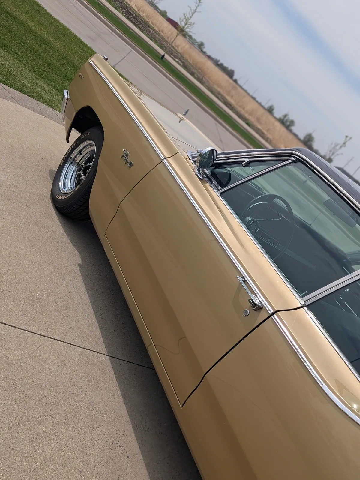 Plymouth-Fury-3-1967-Gold-Black-7